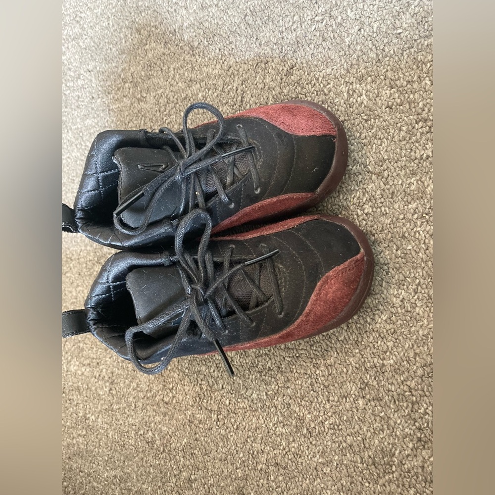 Jordan12s Toddler Sneakers Black and Burgundy 9C - Picture 2 of 5